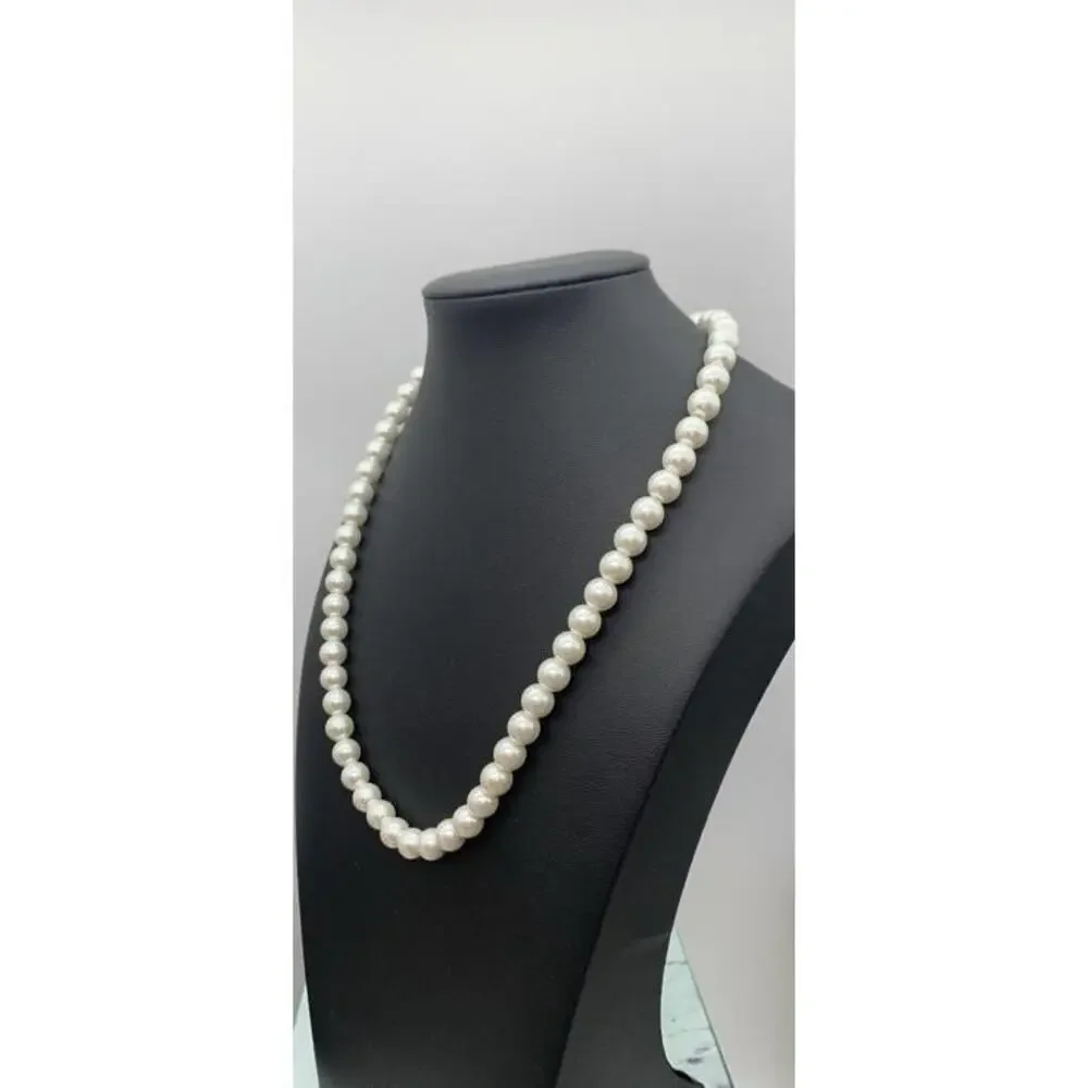 Faux Pearl Choker Coin Pendant Toggle Closure Modern Elegance Necklace‎ 18”